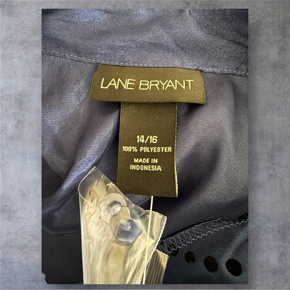 Lane Bryant Navy Button-Down Women's Flocked Dot Blouse - NWT - Picture 5 of 6